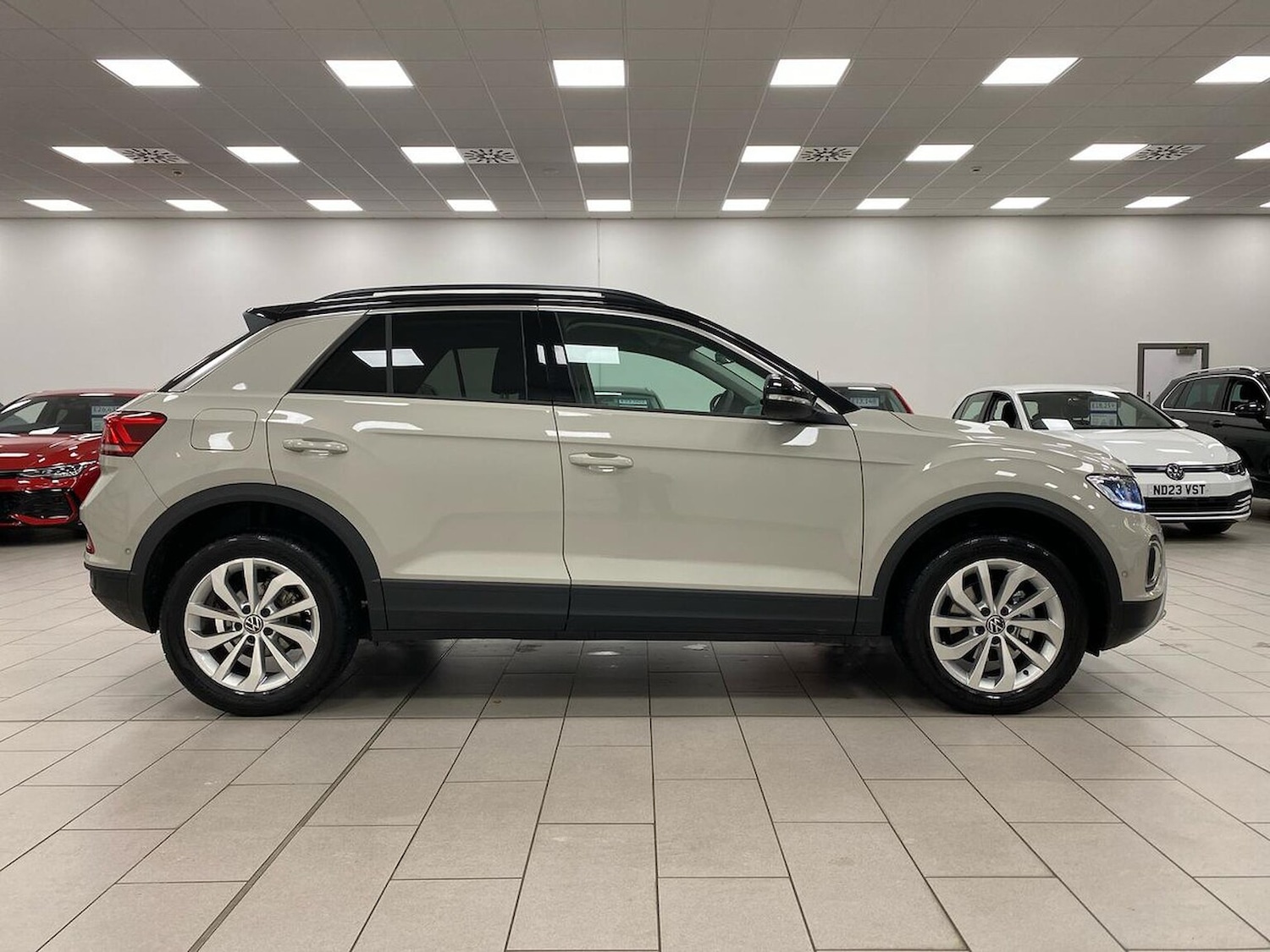 Used Volkswagen T-Roc 2025 for sale - 76655954: Photo 3