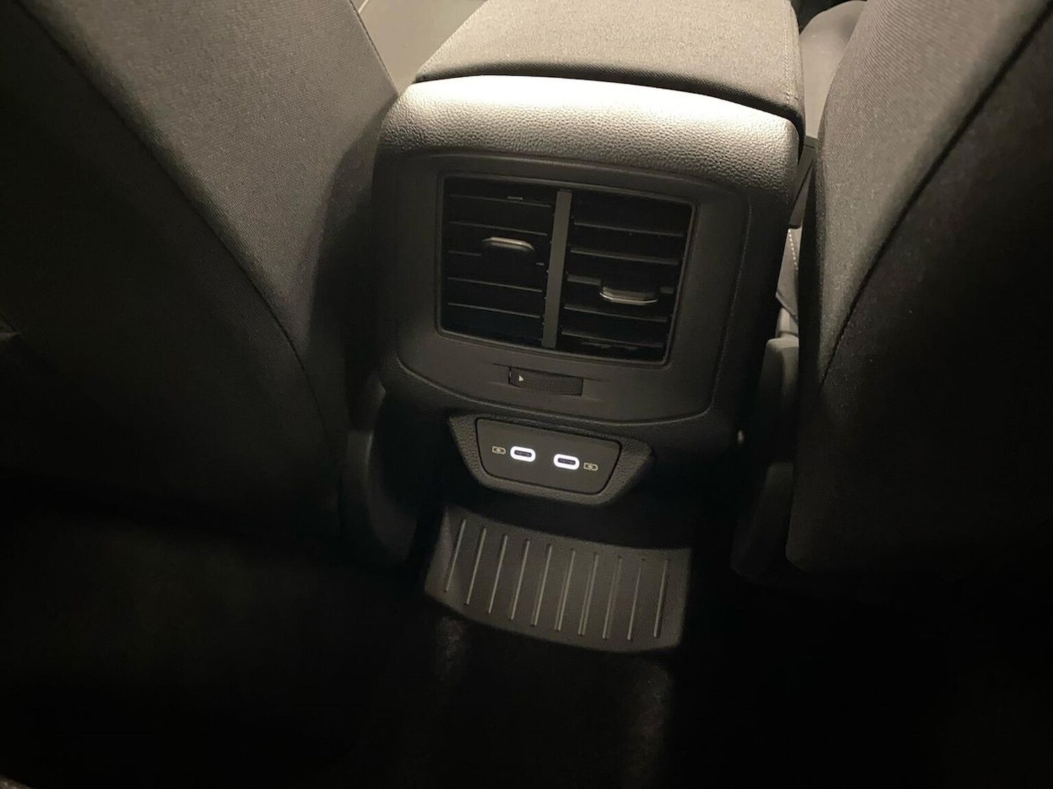 Used Volkswagen T-Roc 2025 for sale - 76655954: Photo 31