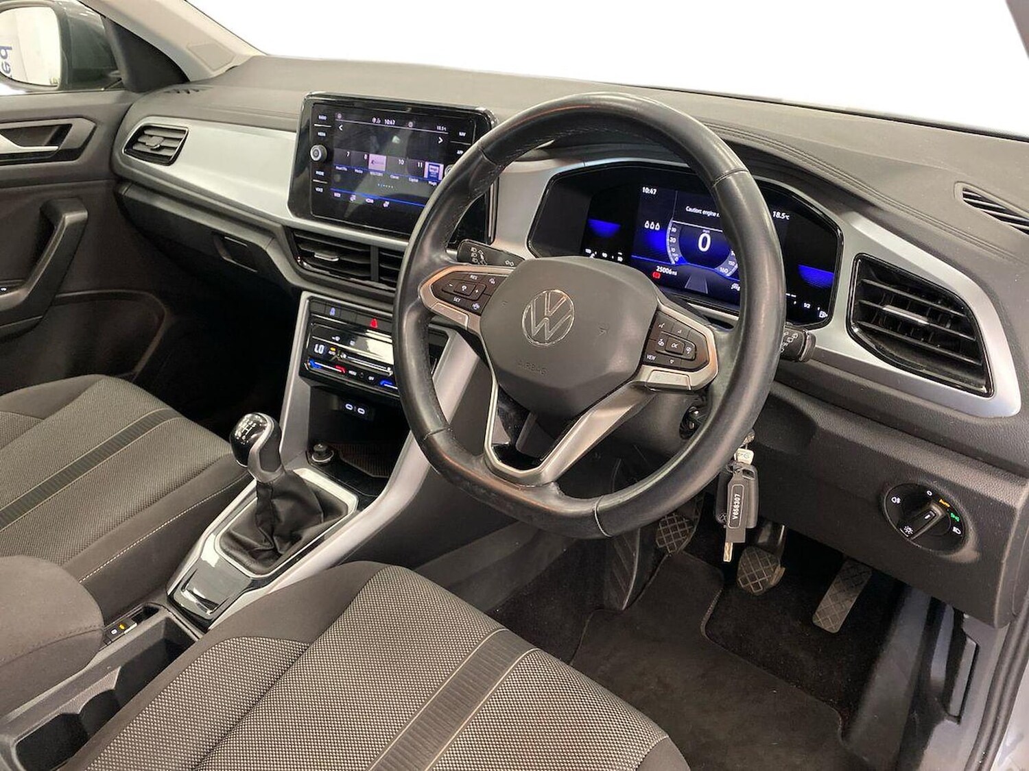 Used Volkswagen T-Roc 2023 for sale - 76492390: Photo 15