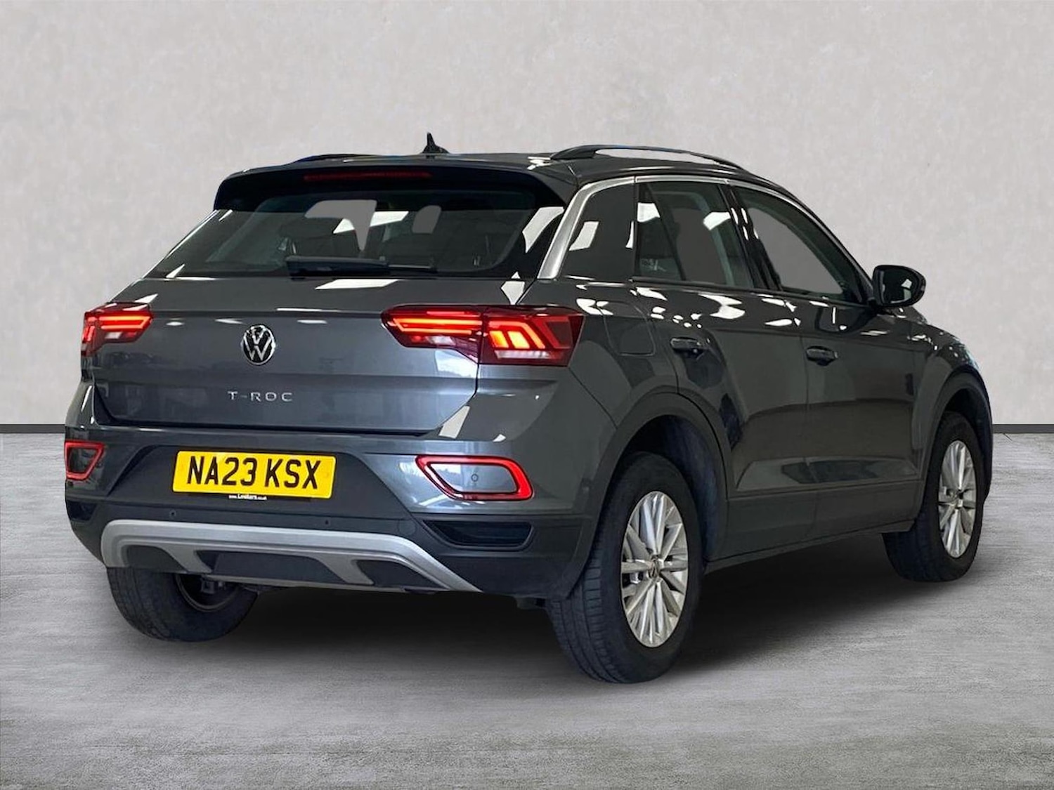 Used Volkswagen T-Roc 2023 for sale - 76492390: Photo 18