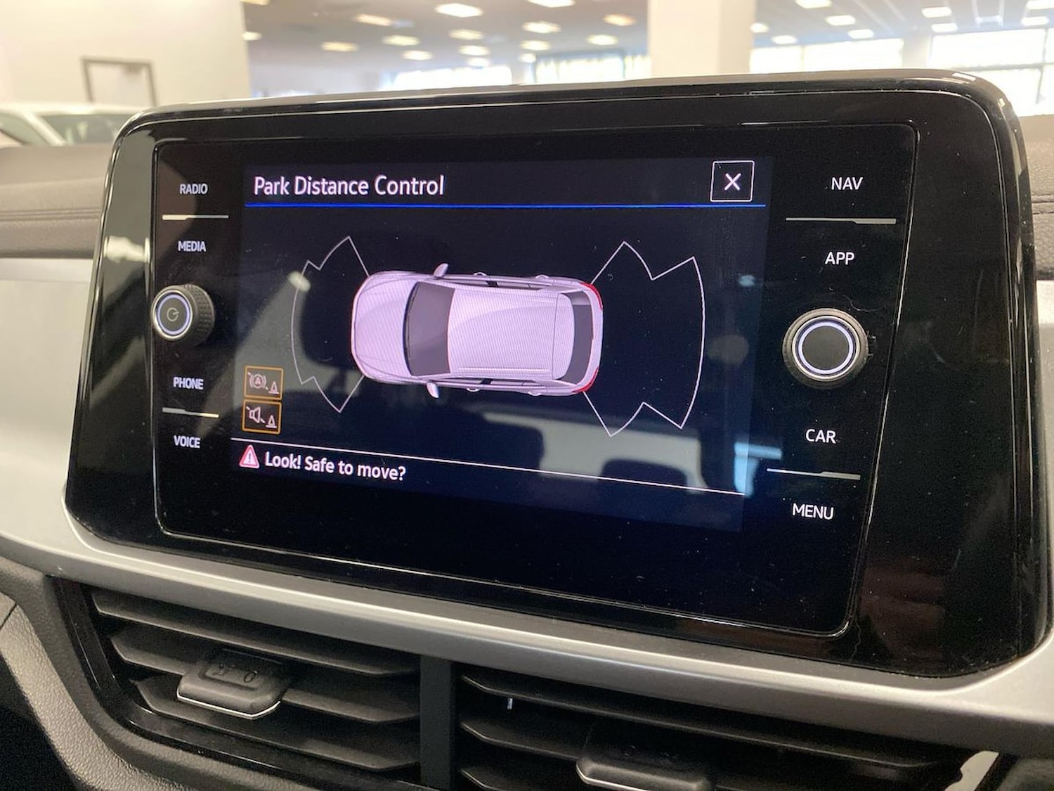 Used Volkswagen T-Roc 2023 for sale - 76492390: Photo 23