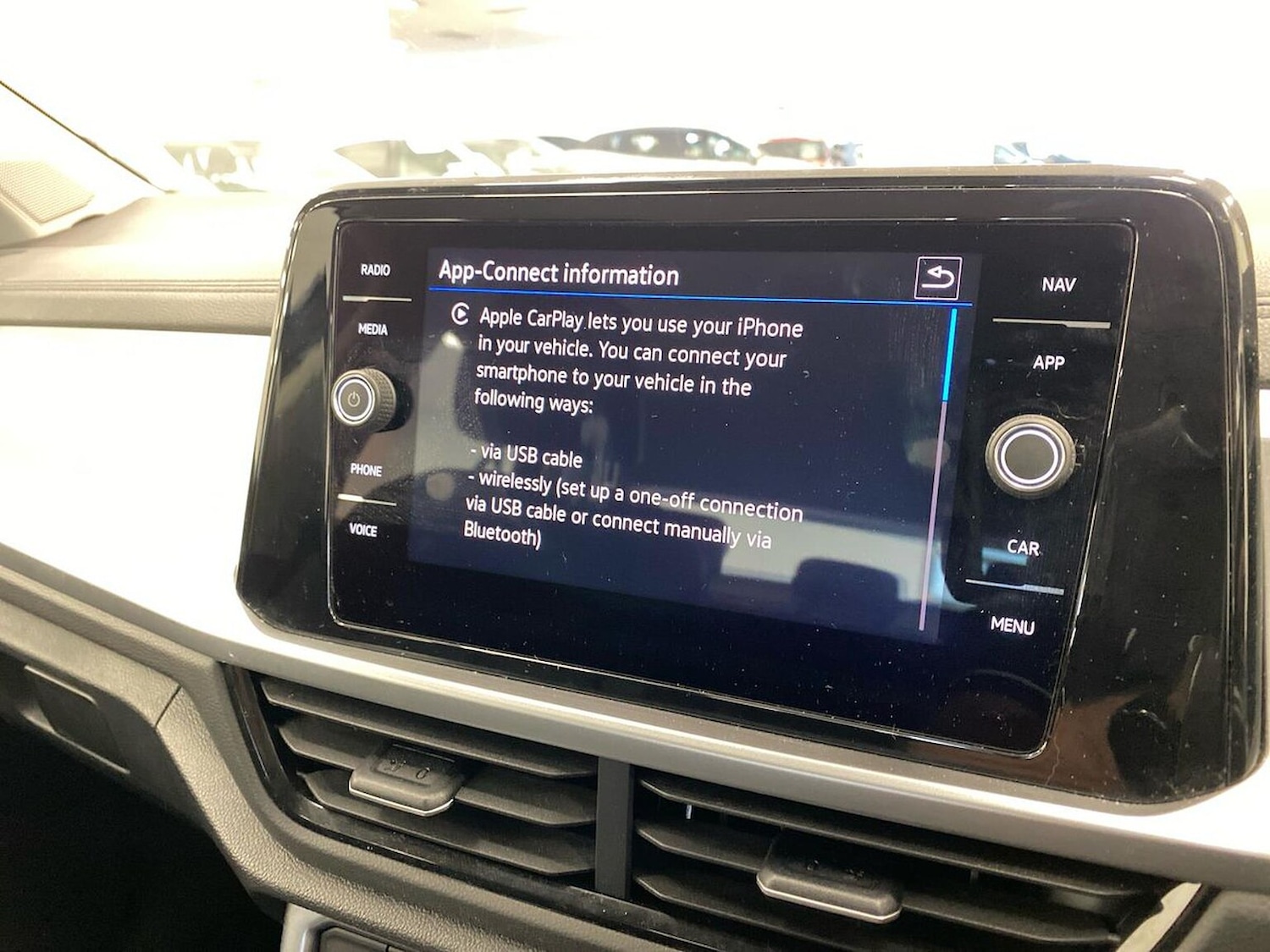 Used Volkswagen T-Roc 2023 for sale - 76492390: Photo 24