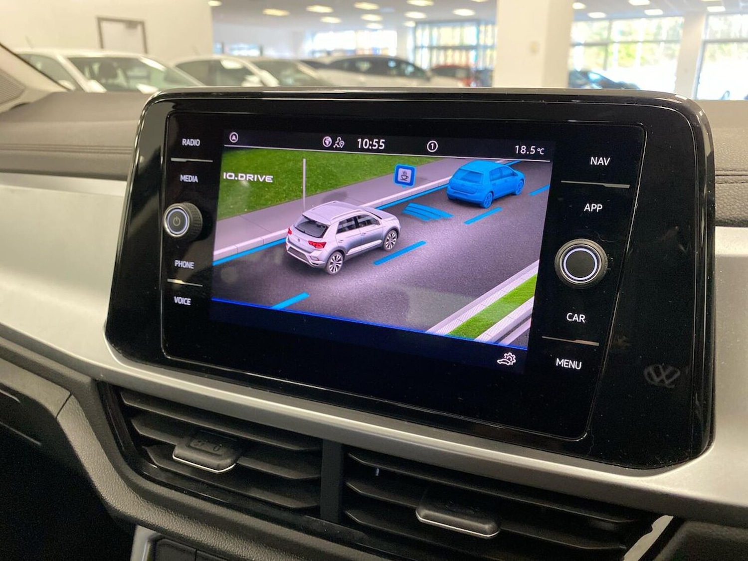 Used Volkswagen T-Roc 2023 for sale - 76492390: Photo 25