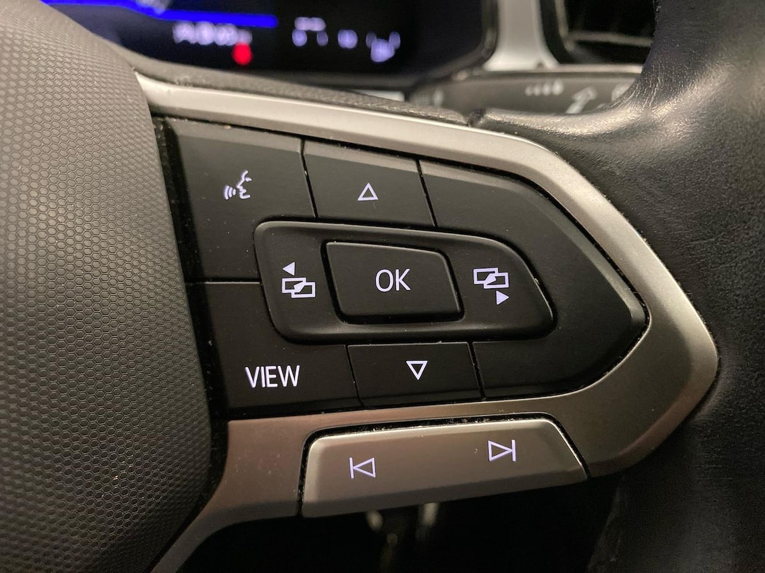 Used Volkswagen T-Roc 2023 for sale - 76492390: Photo 26