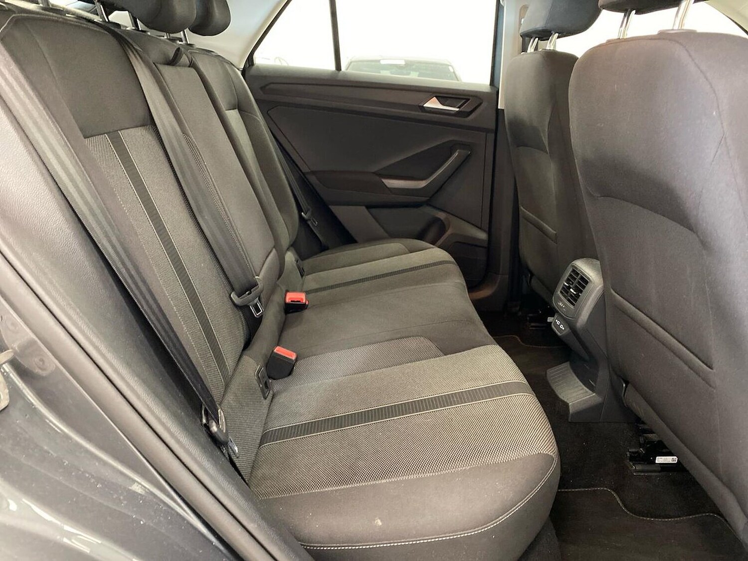 Used Volkswagen T-Roc 2023 for sale - 76492390: Photo 31