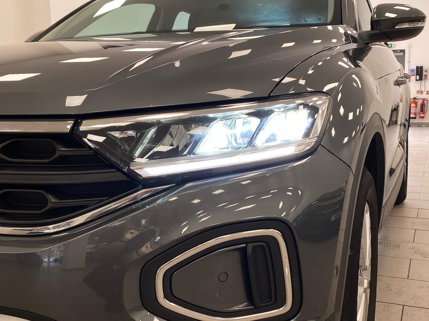 Used Volkswagen T-Roc 2023 for sale - 76492390: Photo 34