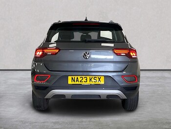 Used Volkswagen T-Roc 2023 for sale - 76492390: Photo