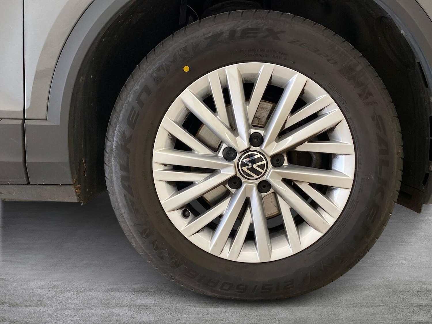 Used Volkswagen T-Roc 2023 for sale - 76492390: Photo 6