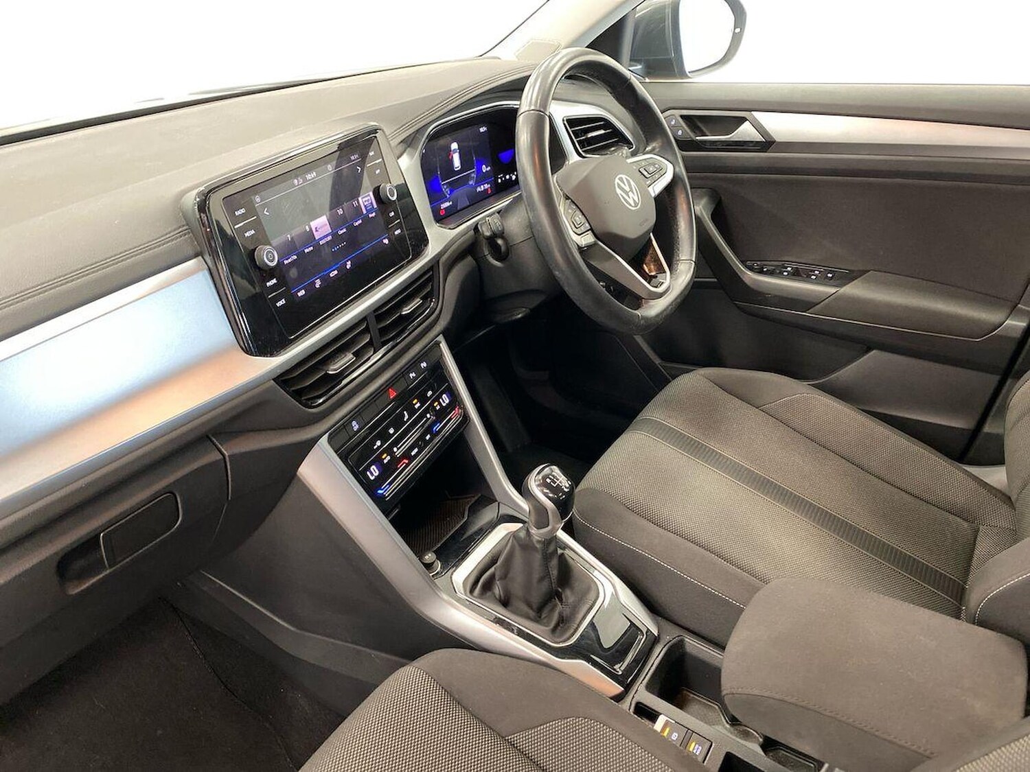 Used Volkswagen T-Roc 2023 for sale - 76492390: Photo 7