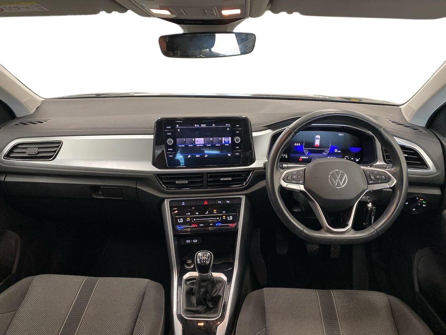 Used Volkswagen T-Roc 2023 for sale - 76492390: Photo 8