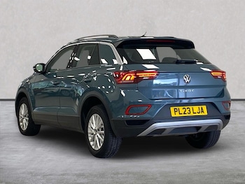 Used Volkswagen T-Roc 2023 for sale - 79371880: Photo