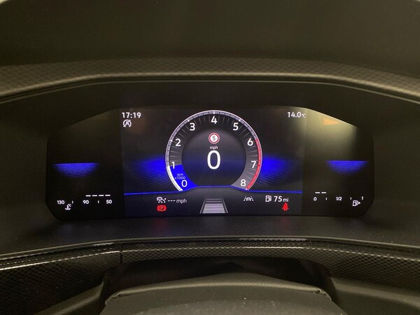 Used Volkswagen T-Cross 2025 for sale - 76257786: Photo 10