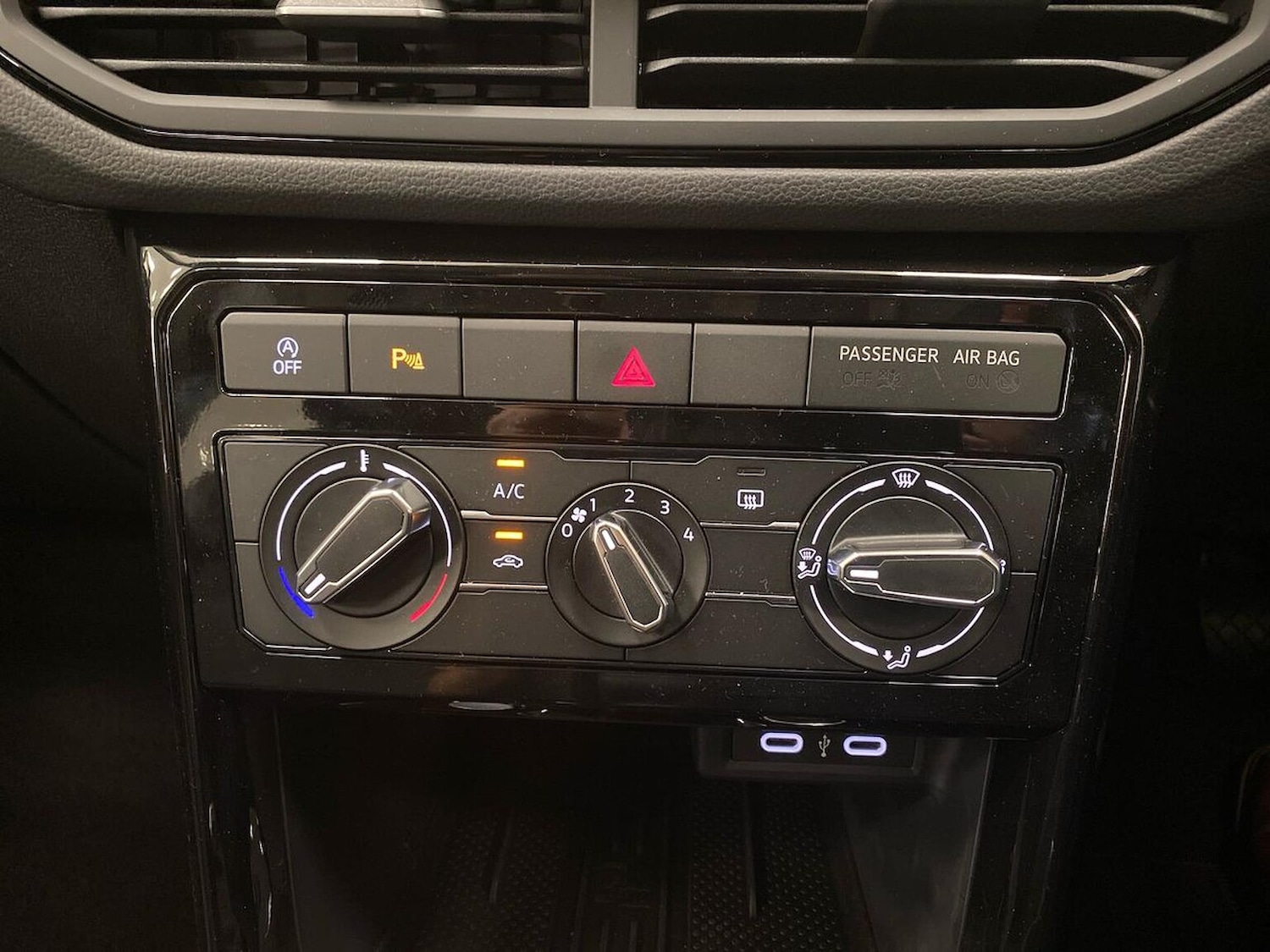 Used Volkswagen T-Cross 2025 for sale - 76257786: Photo 12