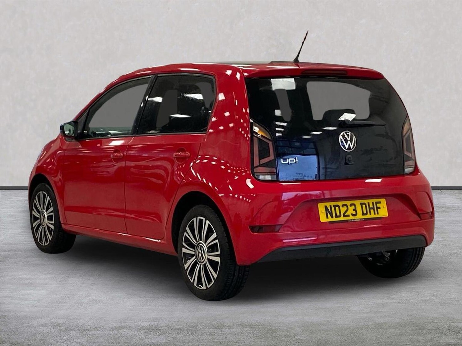 Used Volkswagen up! 2023 for sale - 76638868: Photo 2