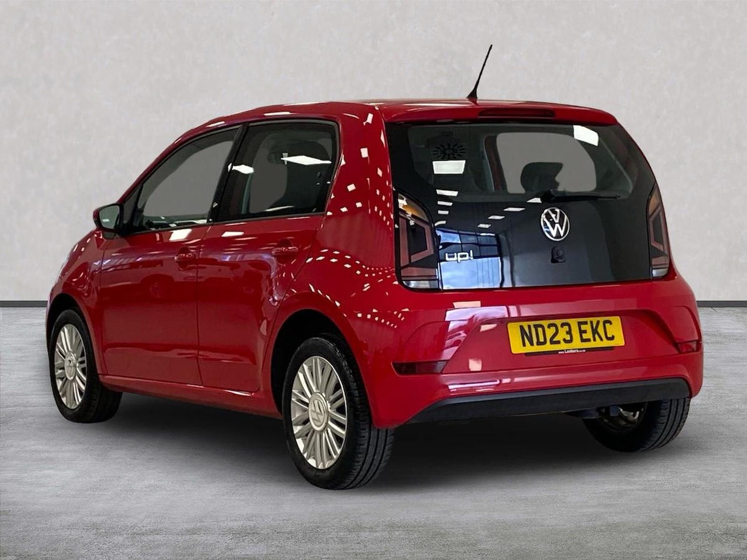 Used Volkswagen up! 2023 for sale - 78194477: Photo 2