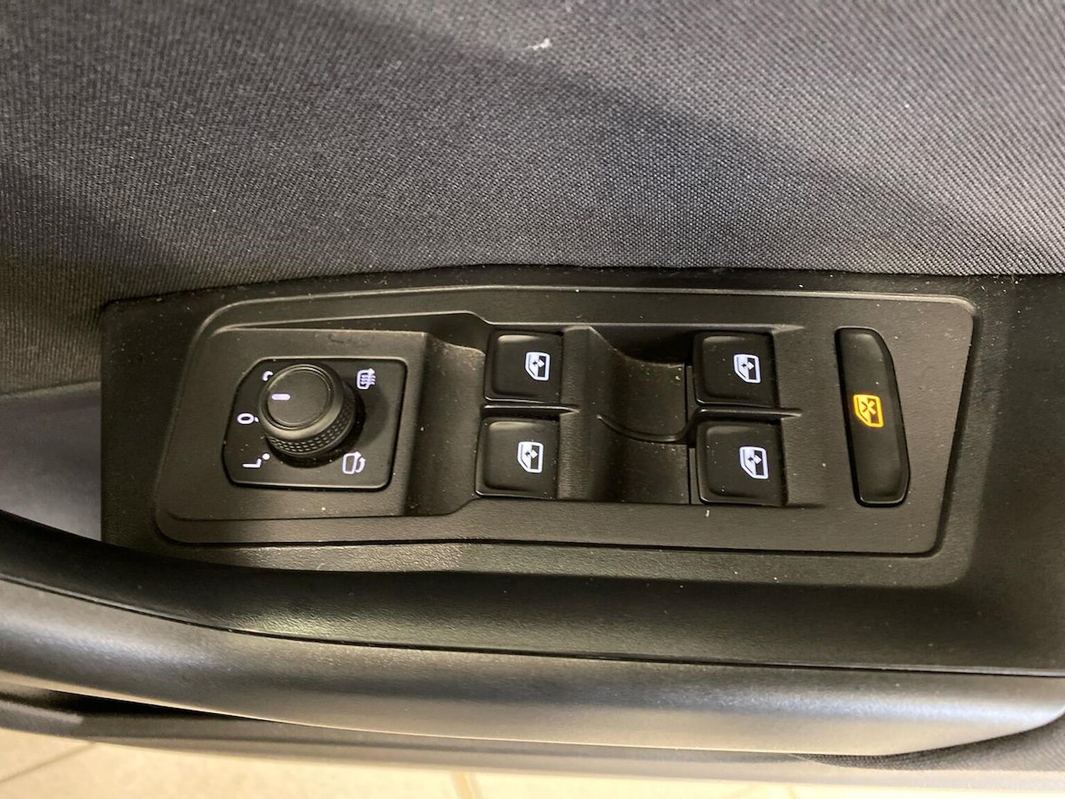 Used Volkswagen T-Roc 2022 for sale - 76171600: Photo 21