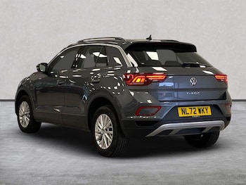Used Volkswagen T-Roc 2022 for sale - 76171600: Photo 2