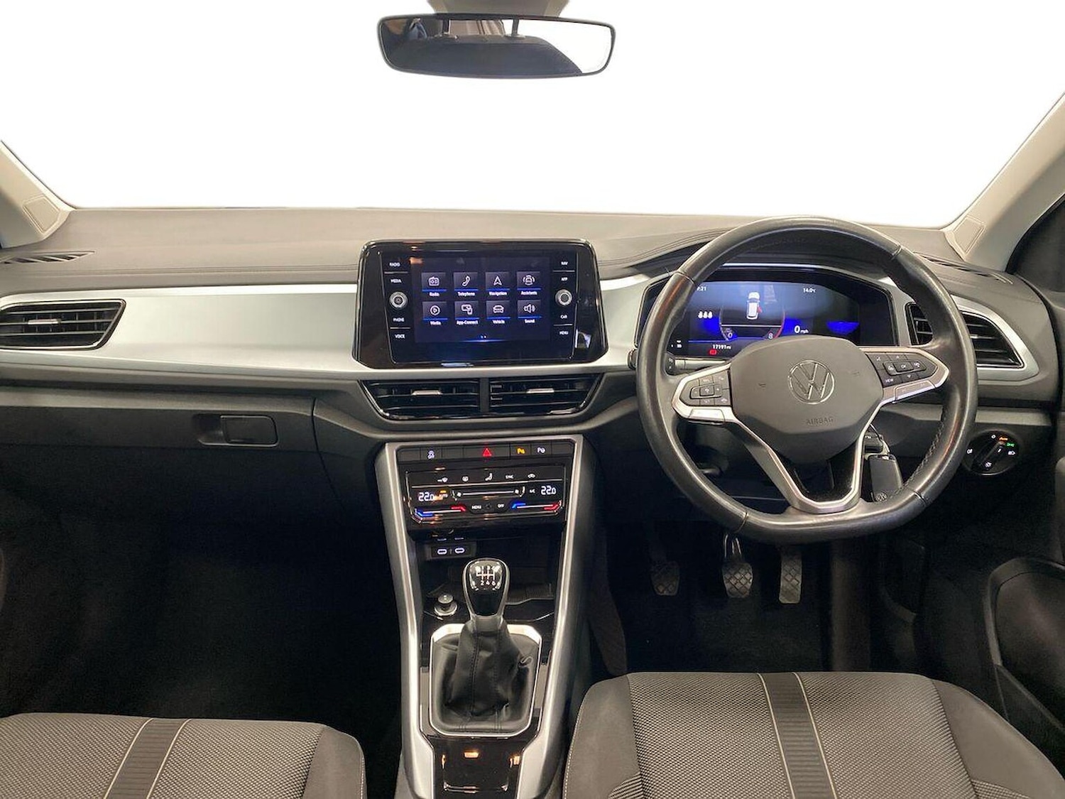 Used Volkswagen T-Roc 2022 for sale - 76171600: Photo 8
