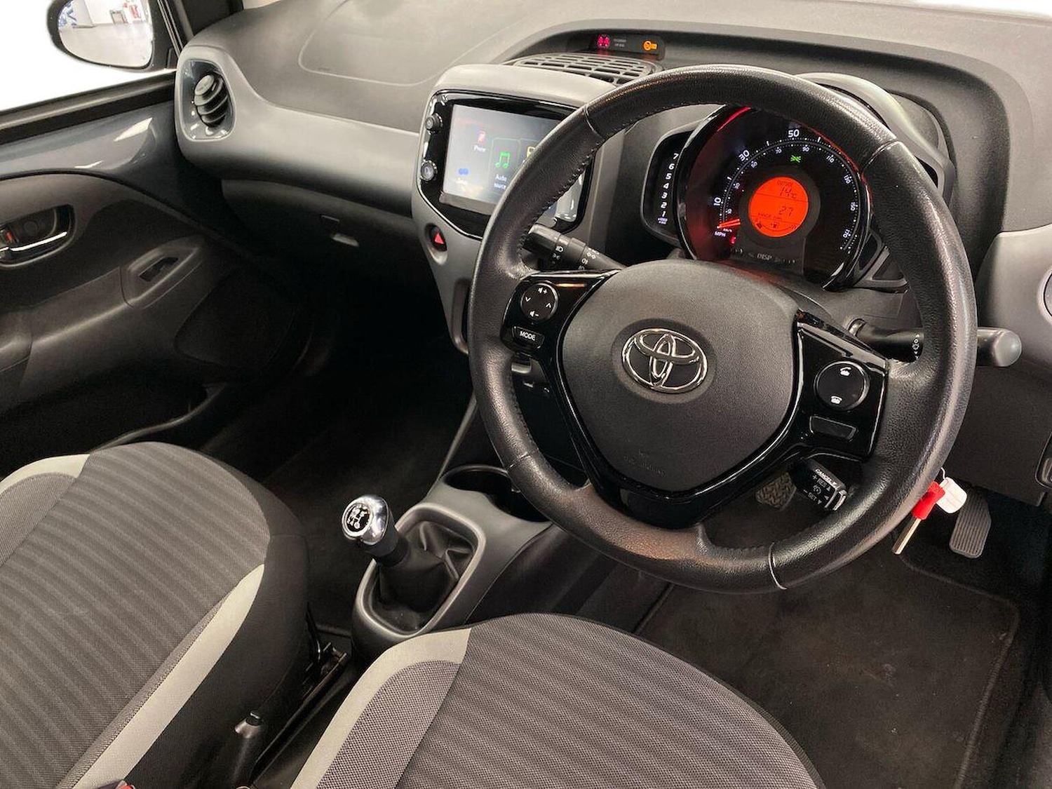 Used Toyota AYGO 2019 for sale - 76174217: Photo 15