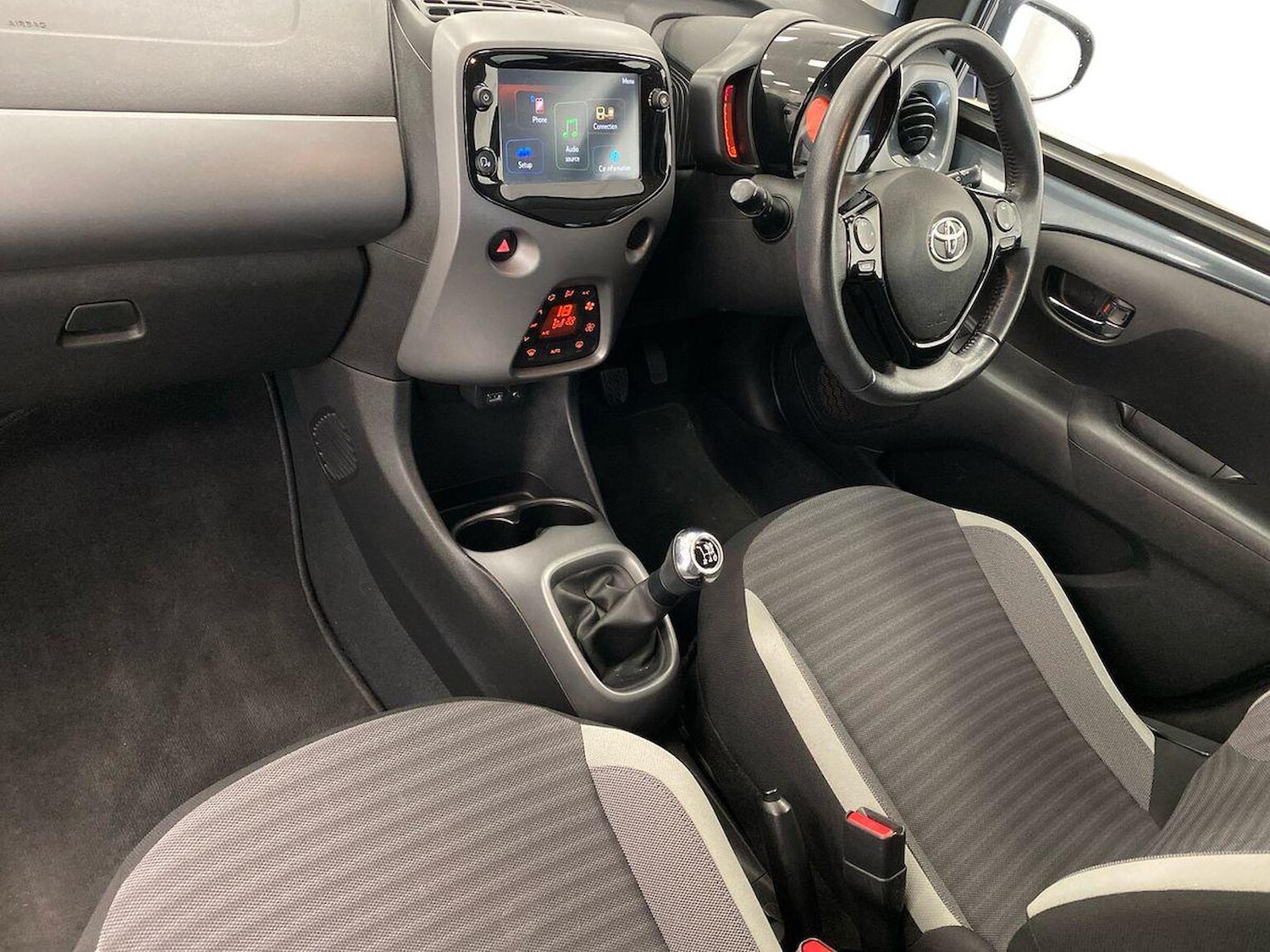 Used Toyota AYGO 2019 for sale - 76174217: Photo 7