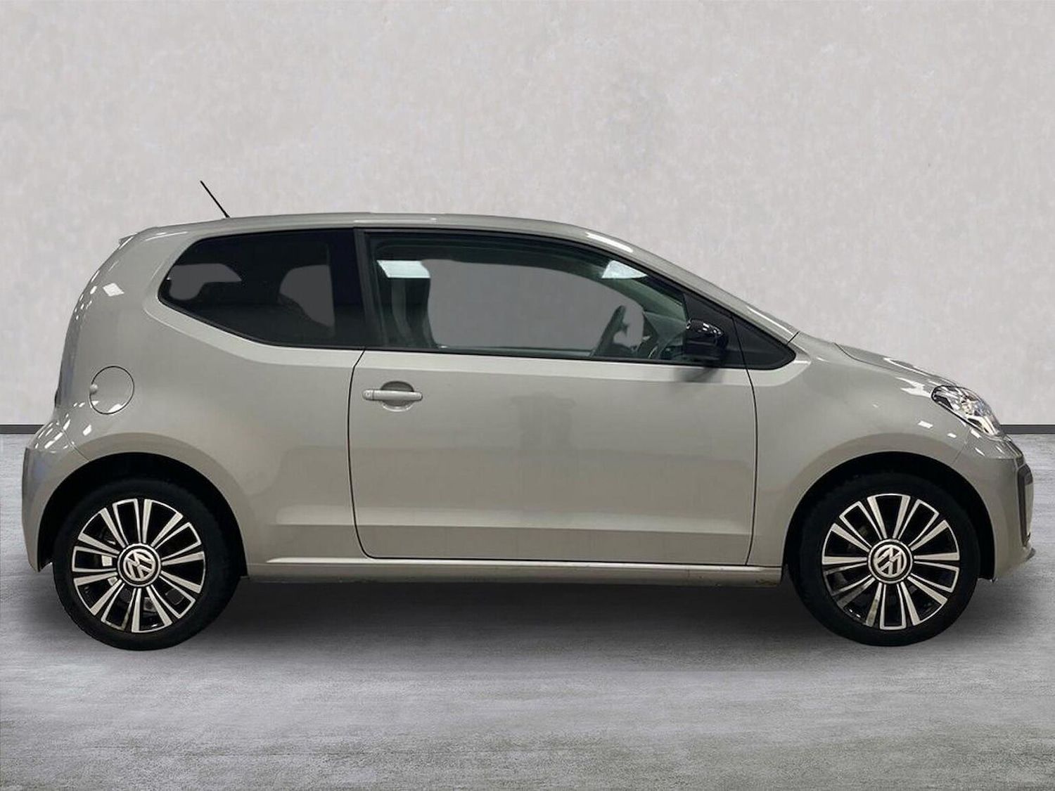 Used Volkswagen up! 2019 for sale - 76777333: Photo 3