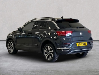 Used Volkswagen T-Roc 2022 for sale - 75908017: Photo