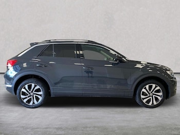 Used Volkswagen T-Roc 2022 for sale - 75908017: Photo
