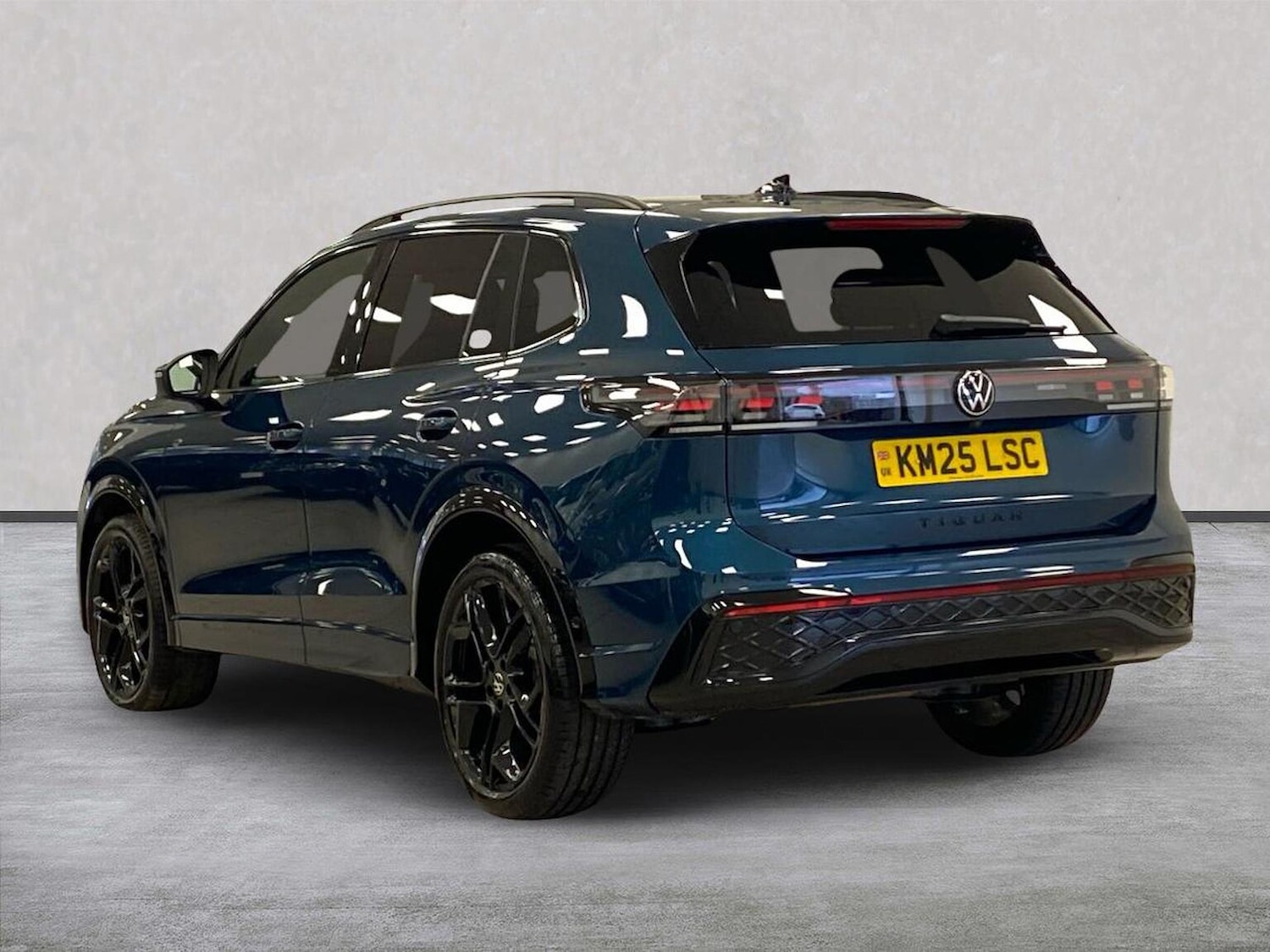 Used Volkswagen Tiguan 2025 for sale - 77676358: Photo 2