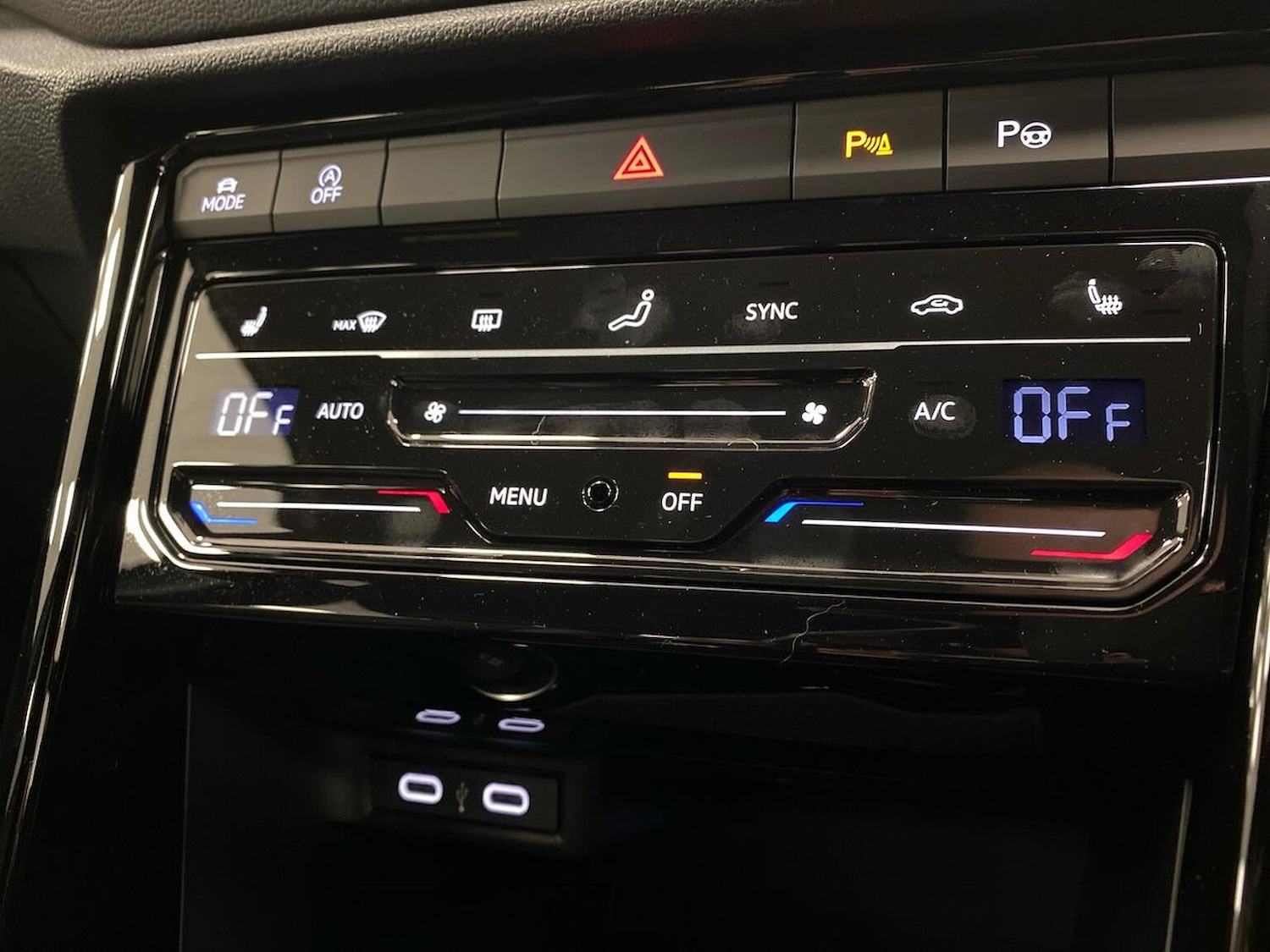 Used Volkswagen T-Roc 2025 for sale - 77069328: Photo 12