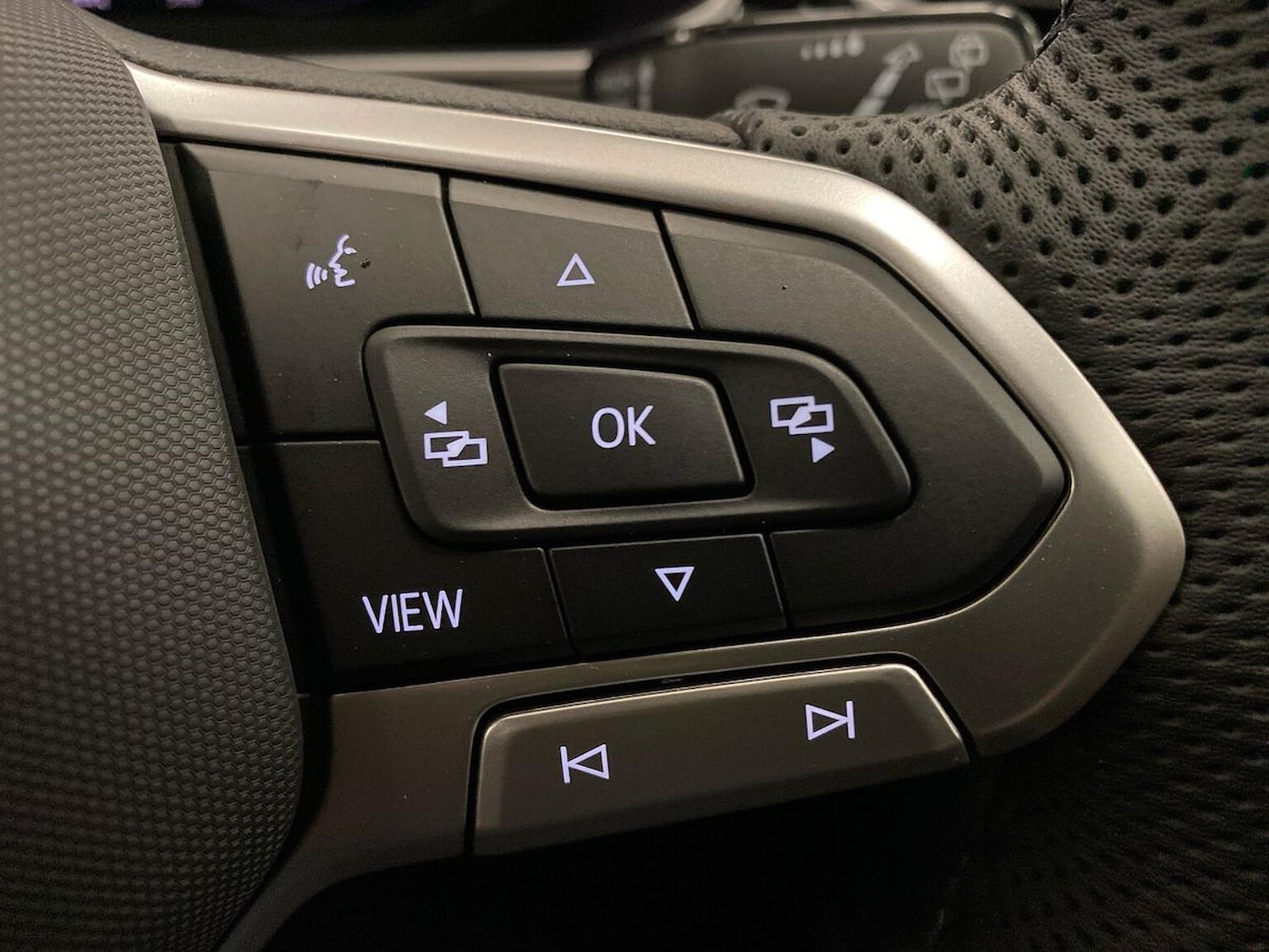 Used Volkswagen T-Roc 2025 for sale - 77069328: Photo 26