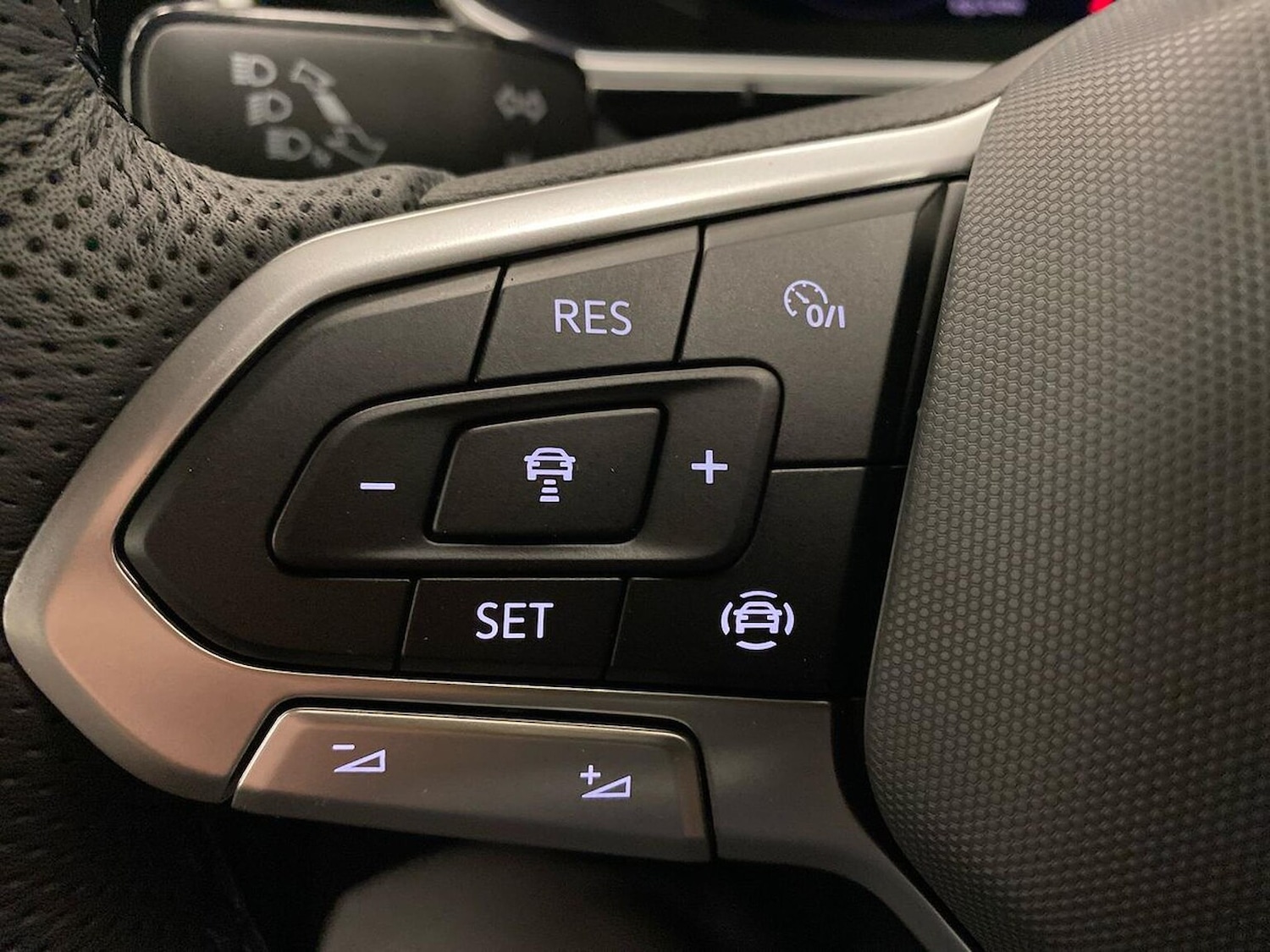 Used Volkswagen T-Roc 2025 for sale - 77069328: Photo 27