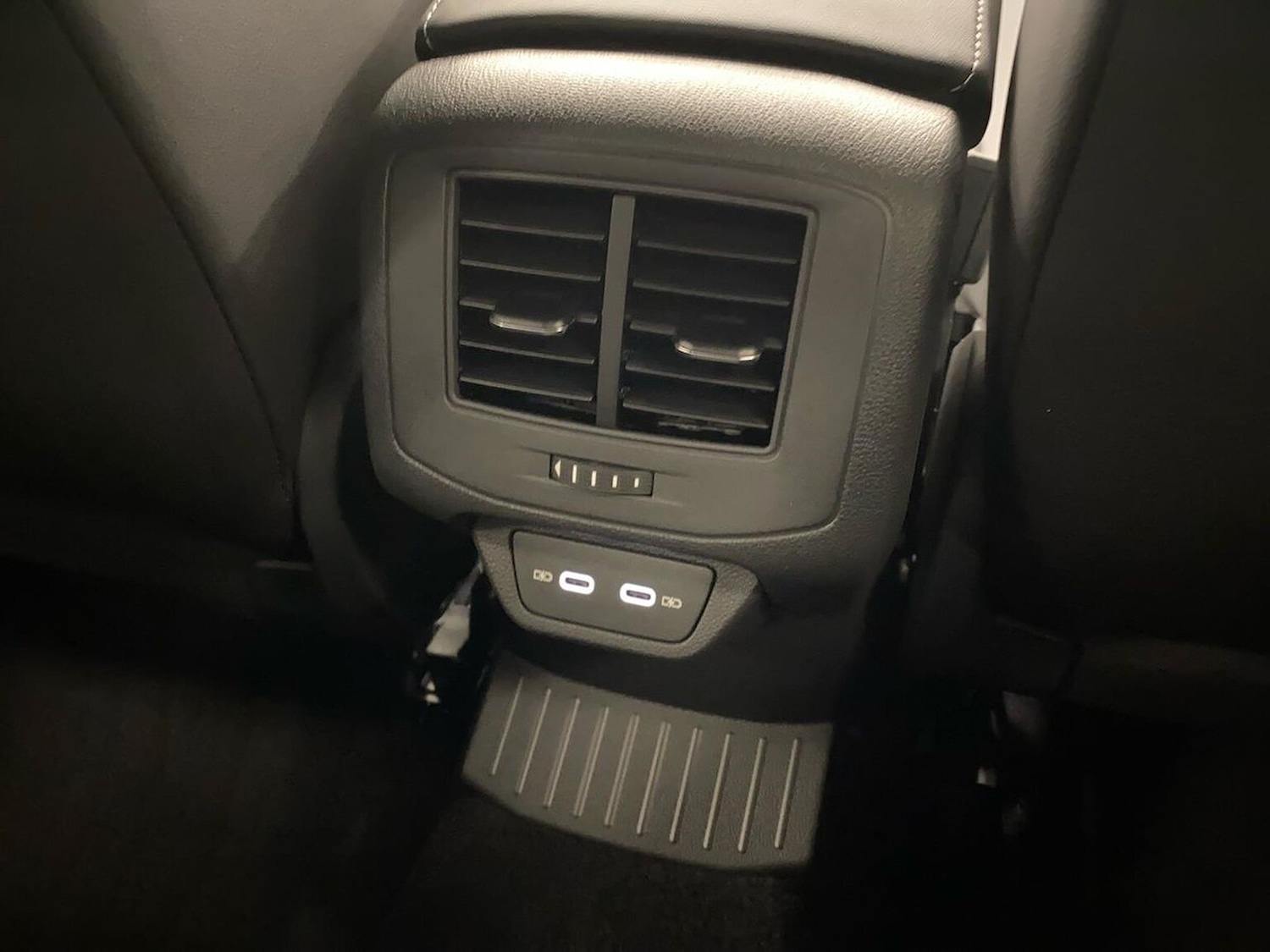 Used Volkswagen T-Roc 2025 for sale - 77069328: Photo 31