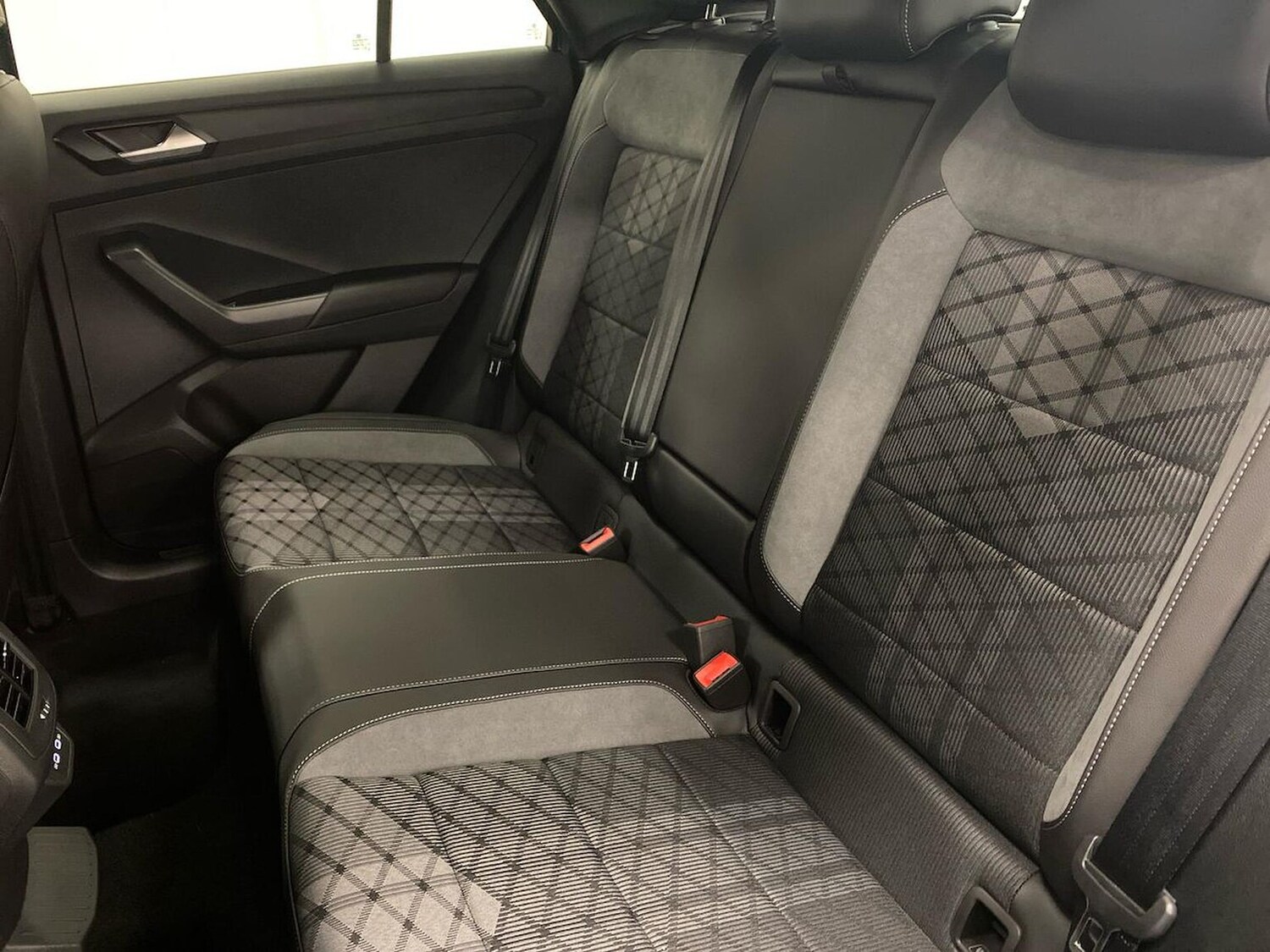 Used Volkswagen T-Roc 2025 for sale - 77487494: Photo 16