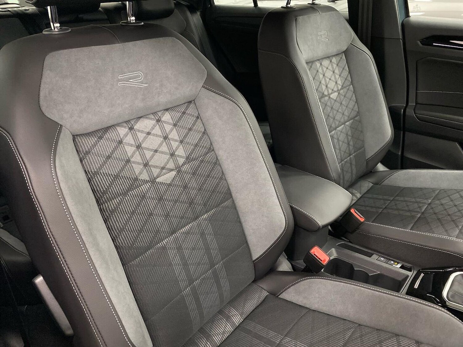 Used Volkswagen T-Roc 2025 for sale - 77487494: Photo 31