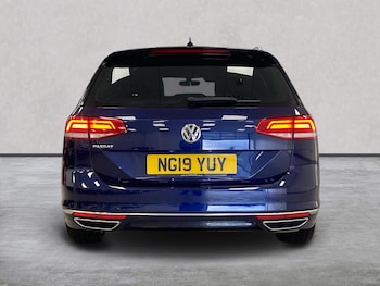 Used Volkswagen Passat 2019 for sale - 76770079: Photo