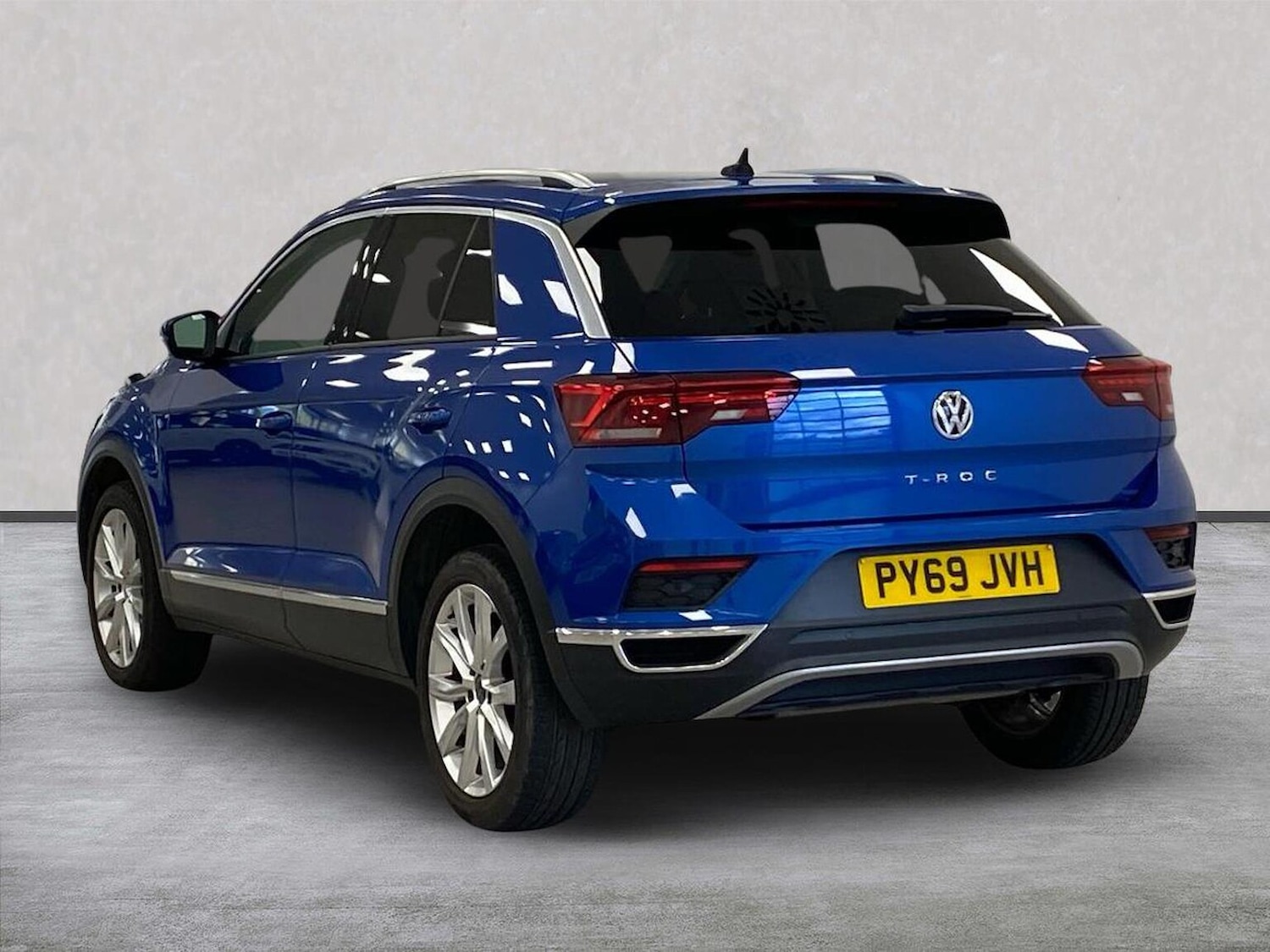 Used Volkswagen T-Roc 2019 for sale - 76455320: Photo 2