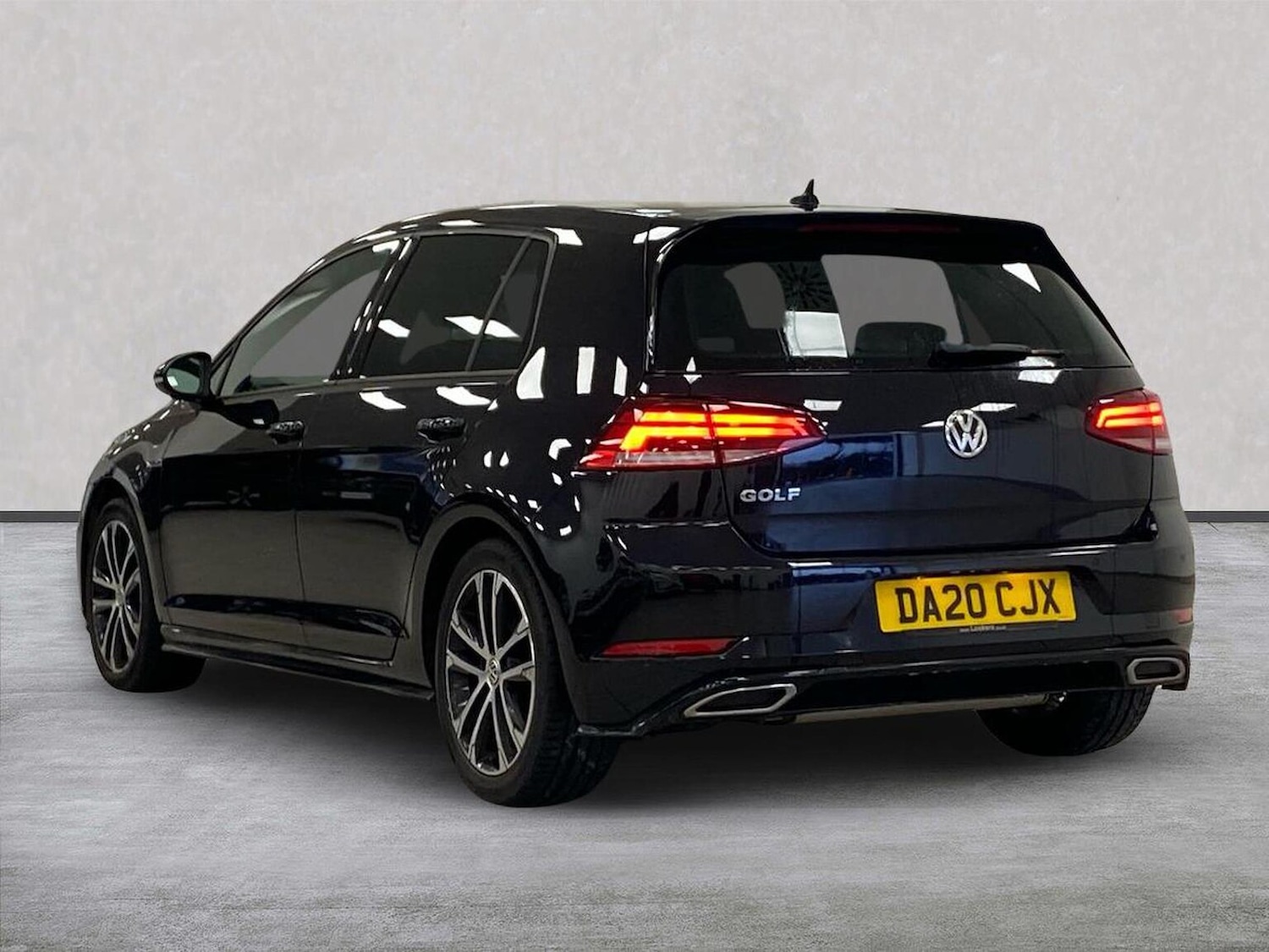 Used Volkswagen Golf 2020 for sale - 77962297: Photo 2