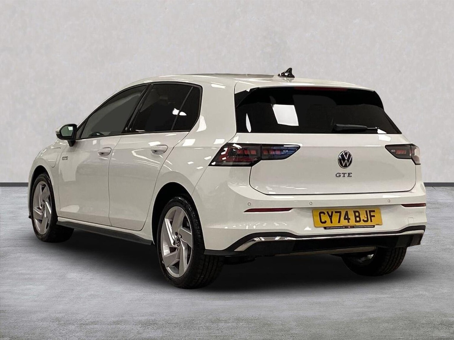 Used Volkswagen Golf 2024 for sale - 76114369: Photo 2