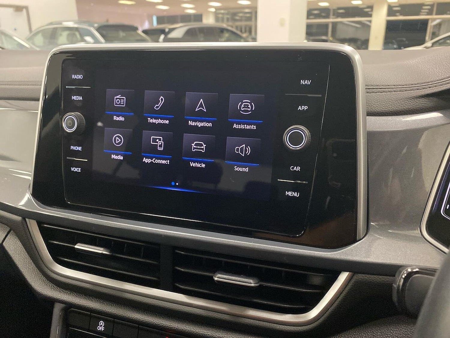 Used Volkswagen T-Roc 2022 for sale - 76770075: Photo 11