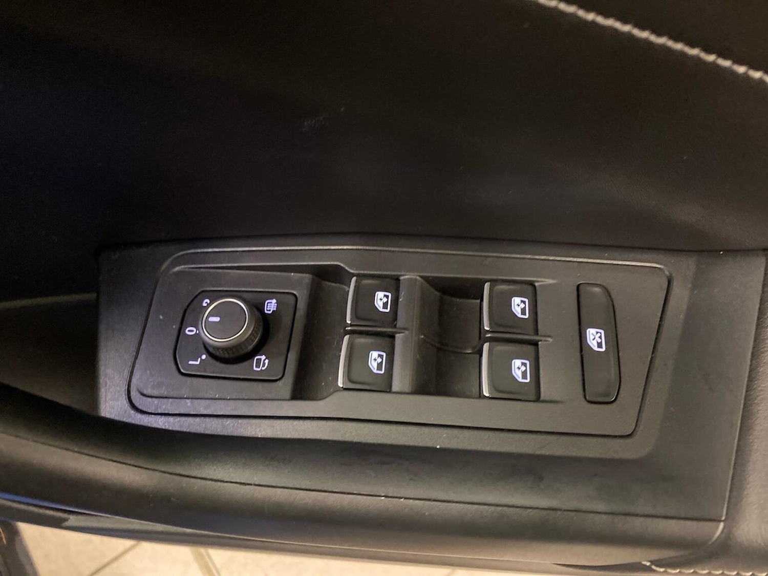 Used Volkswagen T-Roc 2022 for sale - 76770075: Photo 21