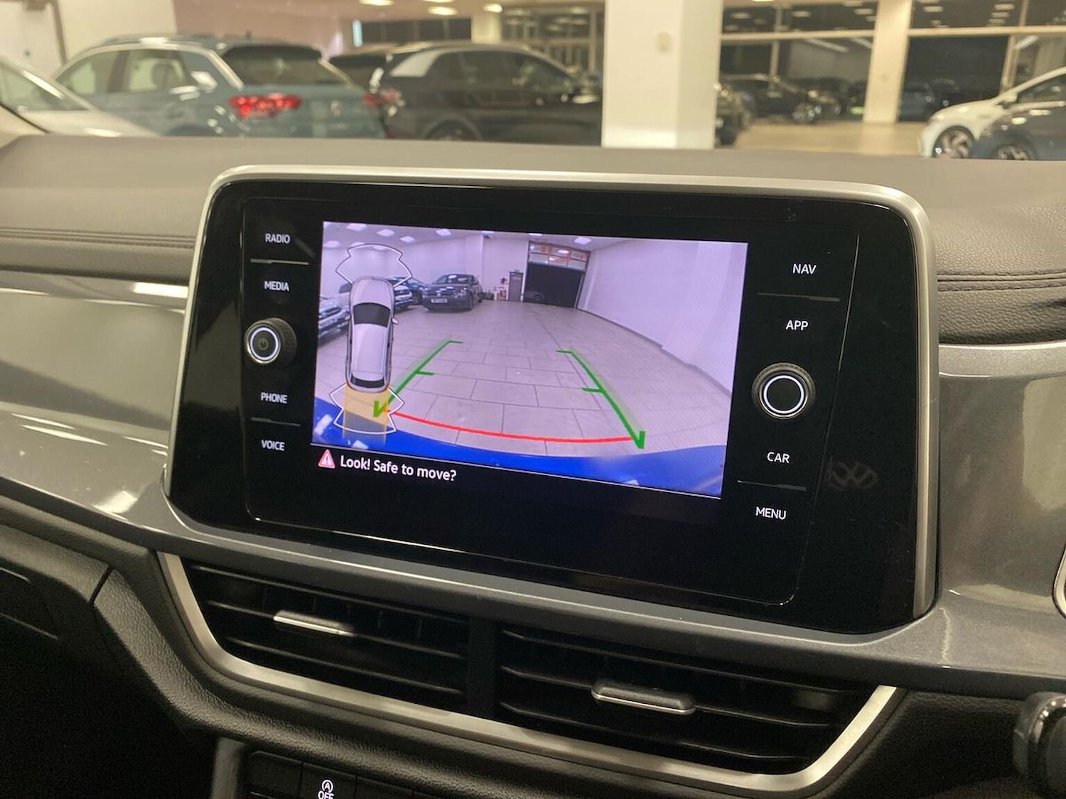 Used Volkswagen T-Roc 2022 for sale - 76770075: Photo 23