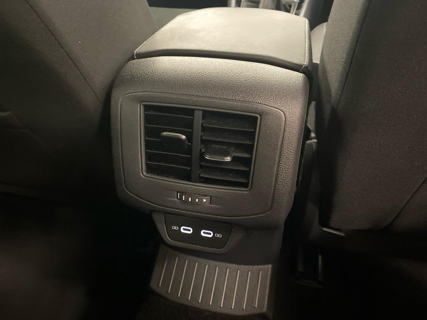 Used Volkswagen T-Roc 2022 for sale - 76770075: Photo 37