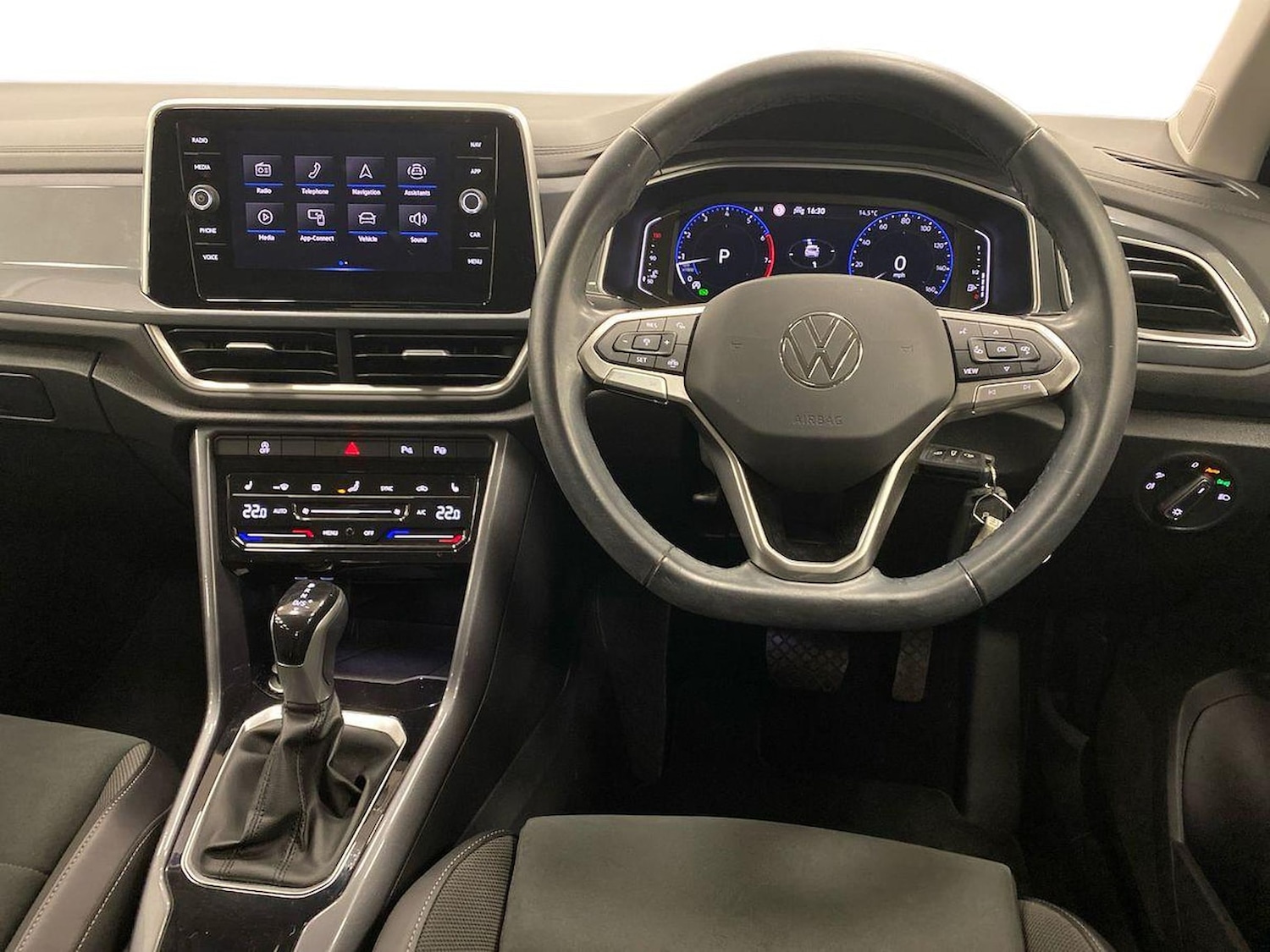 Used Volkswagen T-Roc 2022 for sale - 76770075: Photo 9