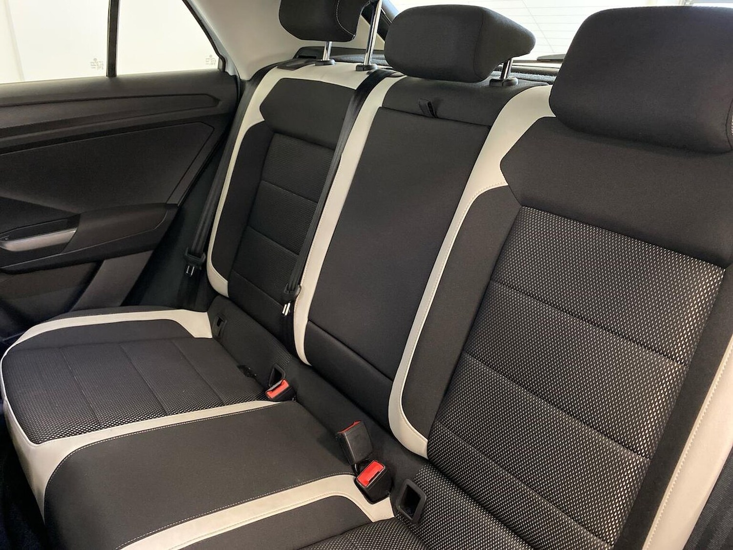 Used Volkswagen T-Roc 2021 for sale - 76506155: Photo 16