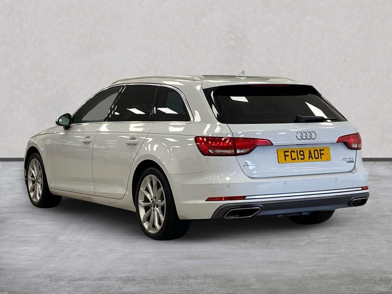 Used Audi A4 2019 for sale - 76725897: Photo 2