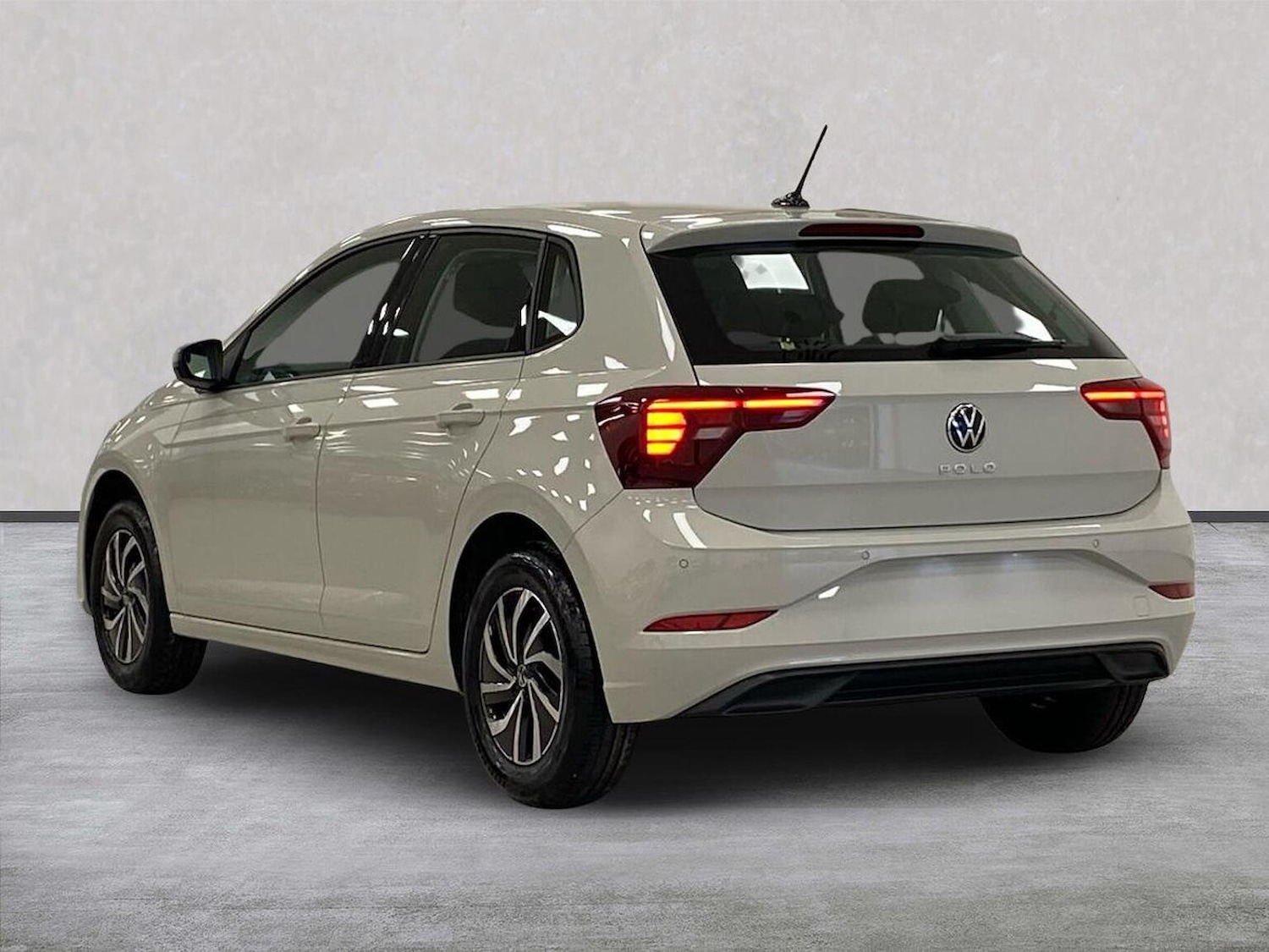 Used Volkswagen Polo 2026 for sale - 77901681: Photo 2