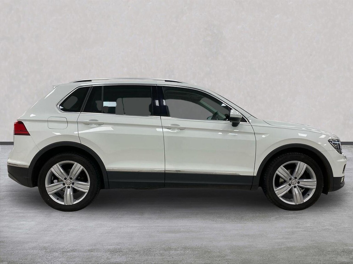 Used Volkswagen Tiguan 2019 for sale - 76945881: Photo 3