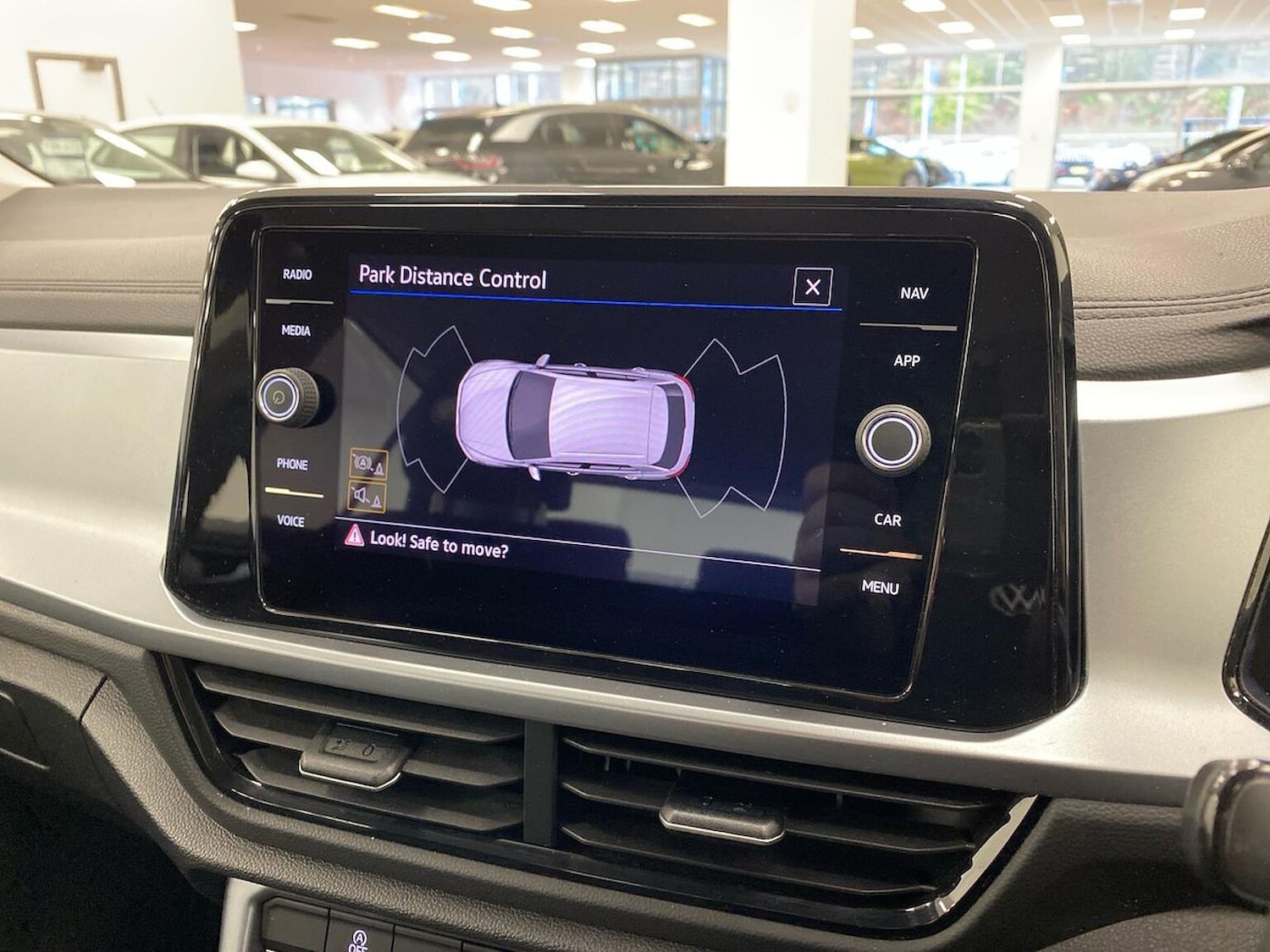 Used Volkswagen T-Roc 2022 for sale - 76924611: Photo 23