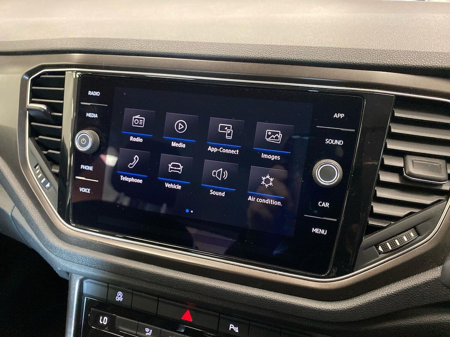 Used Volkswagen T-Roc 2018 for sale - 76605545: Photo 11