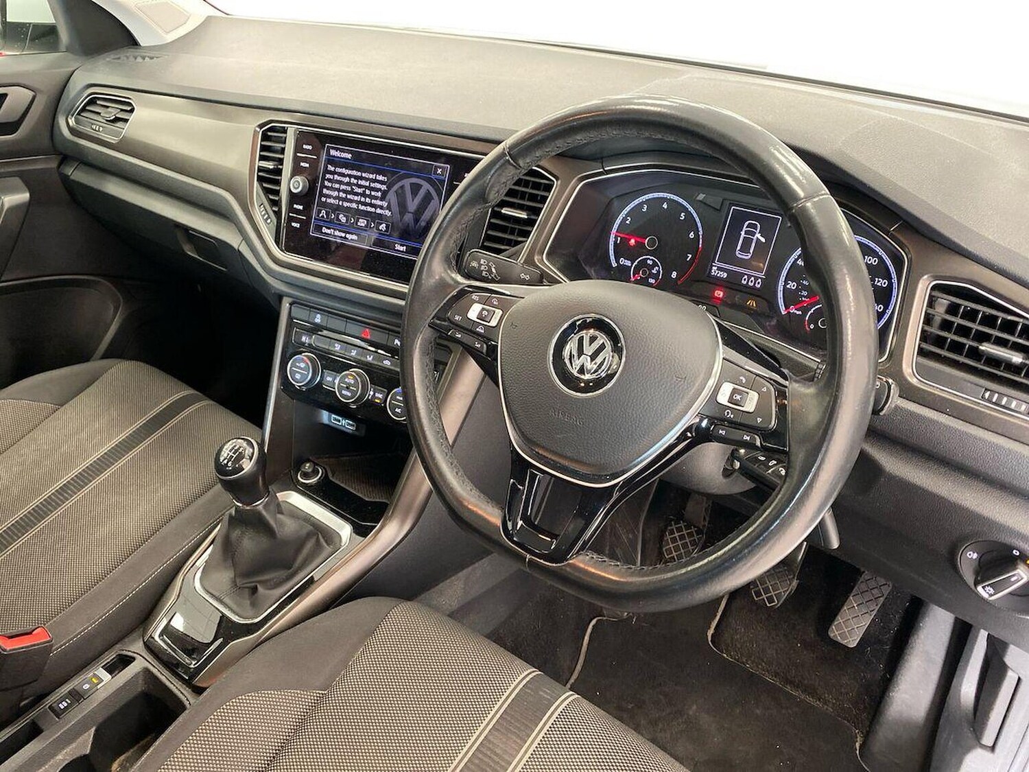 Used Volkswagen T-Roc 2018 for sale - 76605545: Photo 15